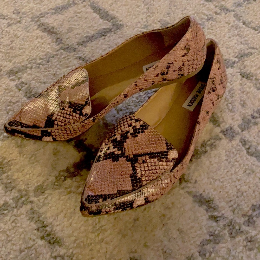 Cute Snakeskin Loafers